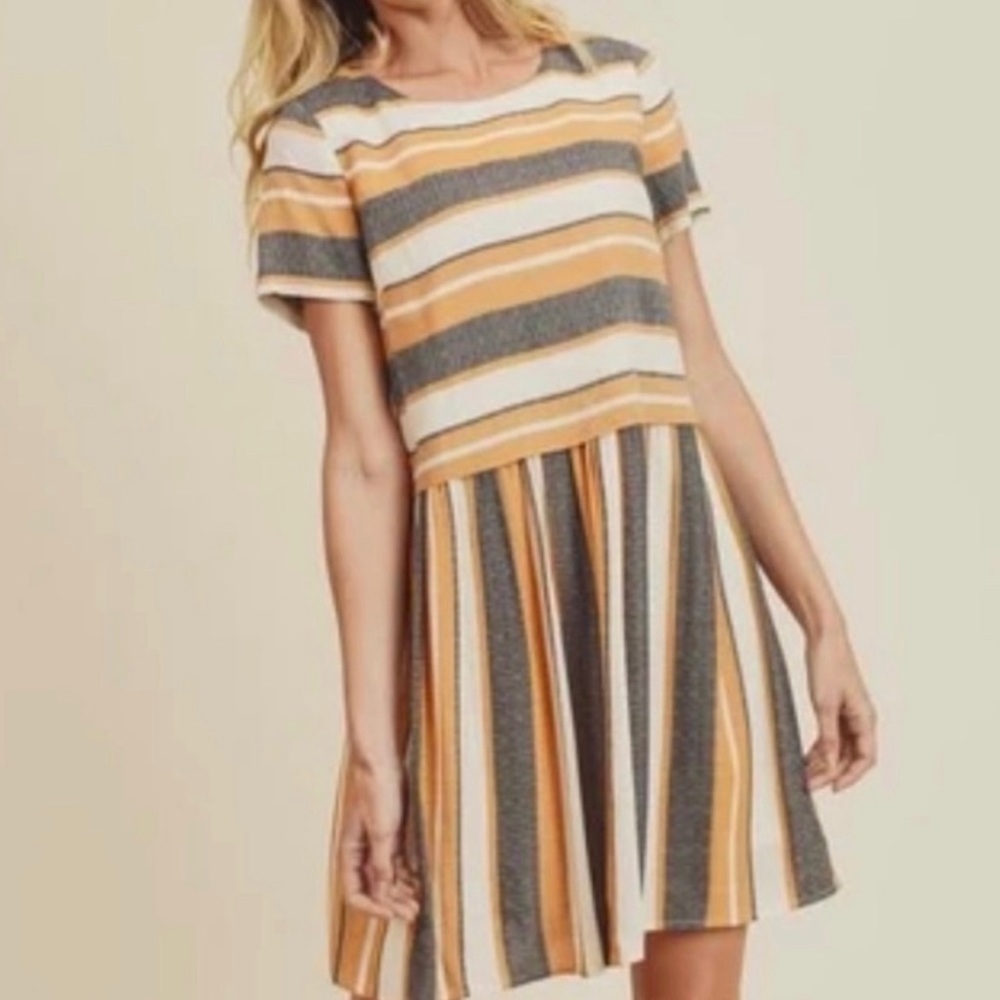 Altar’d state gray and mustard striped t-shirt dress, size large
